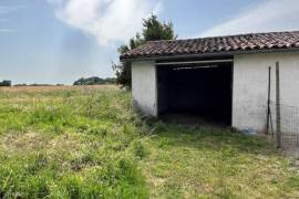 €51000 - Large Barn With Garden & Courtyard. Ideally For A Business