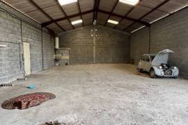 €51000 - Large Barn With Garden & Courtyard. Ideally For A Business