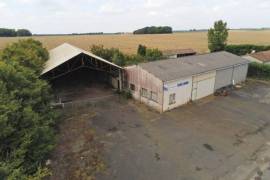 €51000 - Large Barn With Garden & Courtyard. Ideally For A Business