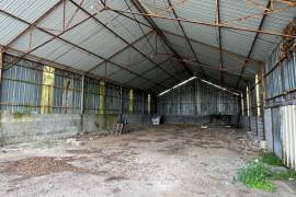 €51000 - Large Barn With Garden & Courtyard. Ideally For A Business