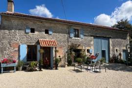 €234000 - Beautiful Old Detached Stone Property With Barn And Mature Gardens