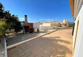 Large 4 + 2 Bedroom Villa Located in Alvor