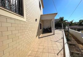 Large 4 + 2 Bedroom Villa Located in Alvor