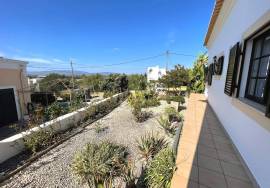 Large 4 + 2 Bedroom Villa Located in Alvor