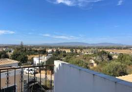 Large 4 + 2 Bedroom Villa Located in Alvor