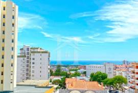 Apartamento T4 em Cascais com vista de Mar e Serra