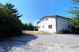 Oasis of Tranquility: 15,000m² Farm with Detached House and Permanent Stream in Moure de Madalena