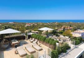 Modern project - Elegante resort with 1- to 4-bedroom PENTHOUSES with 5-star facilities near Carvoeiro