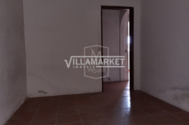 4 + 1 bedroom villa from the bank 189 m2 and garage on a plot of 290 m2 located 5 kms from Tomar