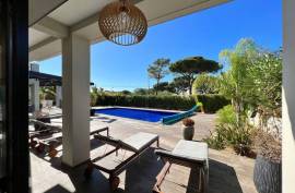 Luxury 7 Bed Villa For Sale in Vila Sol Golf Resort