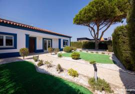 Charming Traditional Portuguese Villa in Sagres with Courtyard and Roof Terrace, close to the beach