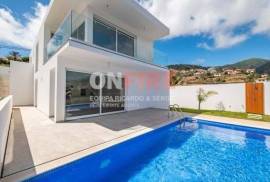 Contemporary 3 Bedroom Villa with Panoramic Views and Pool in Estreito da Calheta