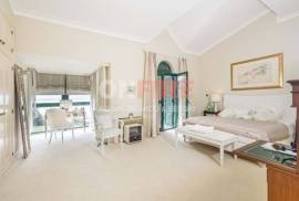 Elegant 3 Bedroom Villa in Prestigious Condominium with Sea View in Funchal, Madeira