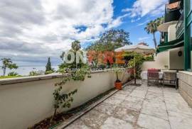 Elegant 3 Bedroom Villa in Prestigious Condominium with Sea View in Funchal, Madeira