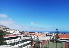 Live in the Heart of Funchal – Sea View!