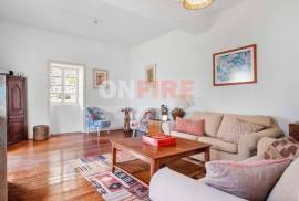 3-Bedroom House in the Center of Funchal with Renovation Potential - 722 m² Plot