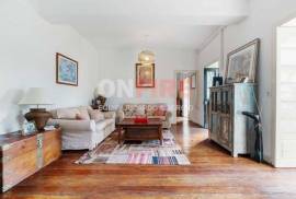 3-Bedroom House in the Center of Funchal with Renovation Potential - 722 m² Plot