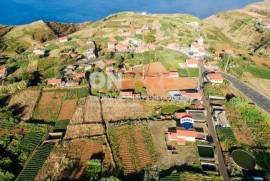 3-Bedroom House in a Quiet and Sunny Area, with Sea View, Close to the Center of Ponta do Pargo