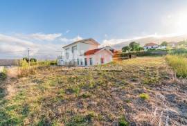 3-Bedroom House in a Quiet and Sunny Area, with Sea View, Close to the Center of Ponta do Pargo