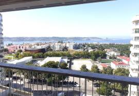 4-bedroom apartment with panoramic views to renovate in Restelo