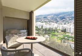 NEW 2 BEDROOM APARTMENT IN GATED COMMUNITY IN FUNCHAL