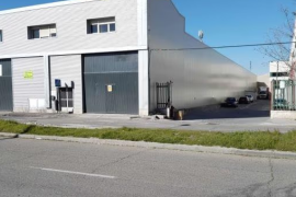 Warehouse for sale with all services and currently in operation.