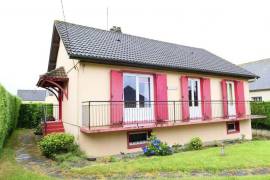 Detached House with Garden in Nice Location