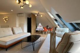 Duplex Apartment in Heart of Town