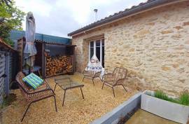 Village House Close to the River Sevre