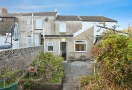 2 bedroom, Terraced House for sale