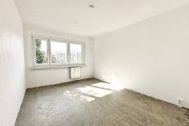 Ready to move! 3 room apartment with large terrace close to Eastgate!