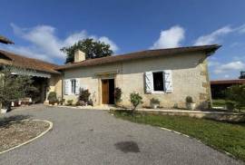 Charming Country Cottage with Pyrenees Views, Pool, and Barn Wing