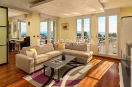 Split, Meje - spacious three-room apartment with a beautiful view