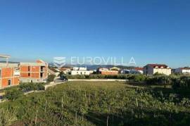 Vodice, building plot with a surface area of 1,618 m²