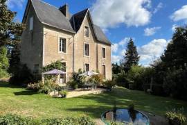 €550000 - Renovated Manor House and Renovated Barn with Swimming Pool on over 3 hectares of land