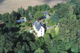 €550000 - Renovated Manor House and Renovated Barn with Swimming Pool on over 3 hectares of land