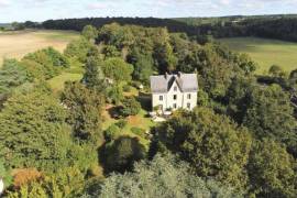 €550000 - Renovated Manor House and Renovated Barn with Swimming Pool on over 3 hectares of land