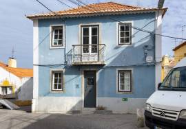 Building with 2 apartments for Sale in Setúbal