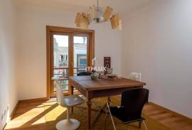 House with Garden and Garage in Arneiro