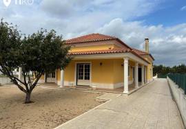 4 bedroom villa in Glória do Ribatejo, Santarém: Comfort, Space and Harmony at only 1h from Lisbon!