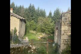 Rustic Farmhouse & Gite For Sale In Viscomtat Auvergne