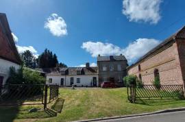 2 Houses & 2 Barns with 5 Bedrooms For Sale In Montigny les Jongleurs