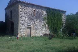 Stunning 5 Bed Barns & Chalet For Renovation For Sale in Arpaillargues-et-Aureillac Nimes Languedoc