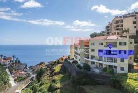 Excellent T2 with Privacy in Condominium with Pool in Calheta