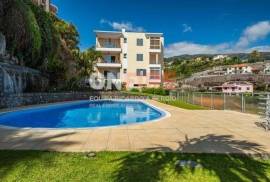 Excellent T2 with Privacy in Condominium with Pool in Calheta