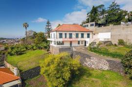 Bifamily Estate T3+T2 with 2,800m² Land and Panoramic View in Funchal