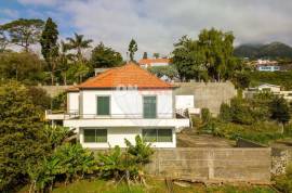 Bifamily Estate T3+T2 with 2,800m² Land and Panoramic View in Funchal