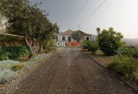 Bifamily Estate T3+T2 with 2,800m² Land and Panoramic View in Funchal