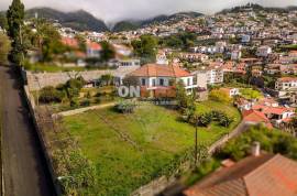 Bifamily Estate T3+T2 with 2,800m² Land and Panoramic View in Funchal