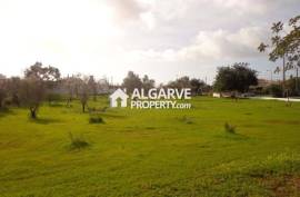 Building plot of land in the center of Almancil, Algarve